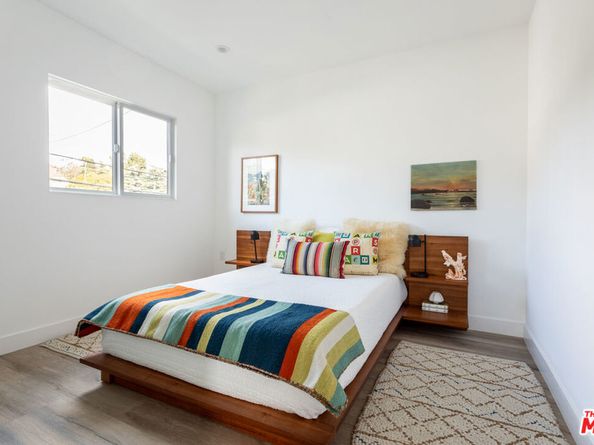 2512 Berkeley Avenue, Los Angeles CA 90026