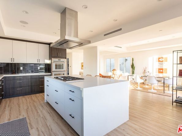 2512 Berkeley Avenue, Los Angeles CA 90026