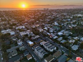 748 Brooks Avenue, Venice CA 90291