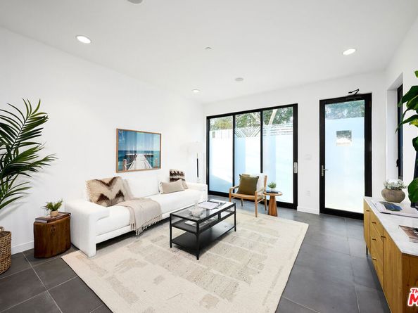 748 Brooks Avenue, Venice CA 90291