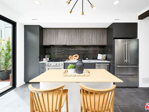748 Brooks Avenue, Venice CA 90291