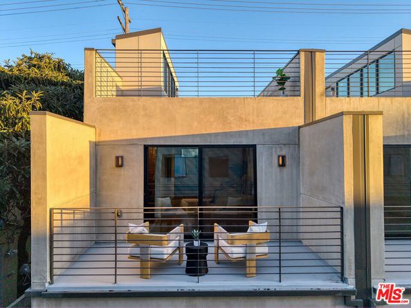 748 Brooks Avenue, Venice CA 90291