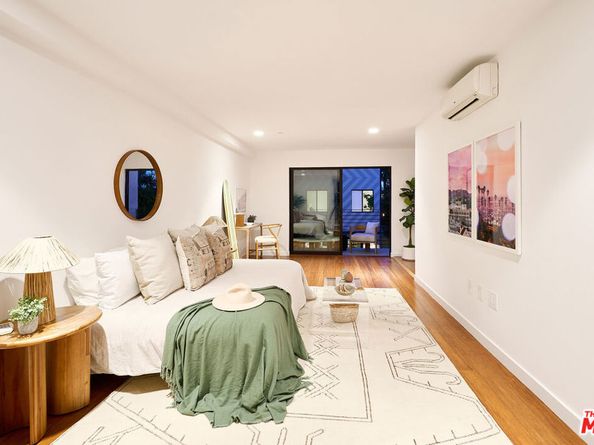 748 Brooks Avenue, Venice CA 90291