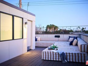 748 Brooks Avenue, Venice CA 90291