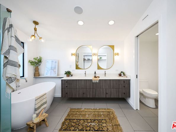 748 Brooks Avenue, Venice CA 90291