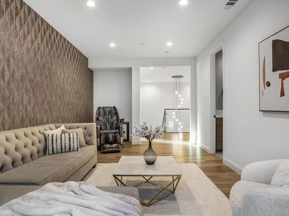 62 Poncho, Irvine CA 92602