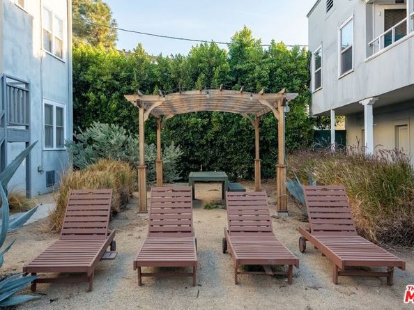 107 N Columbus Avenue, Glendale CA 91203