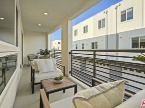 5257 N Rainier Way, Valley Village CA 91607