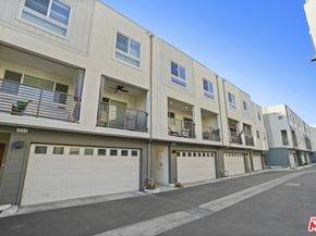 5257 N Rainier Way, Valley Village CA 91607