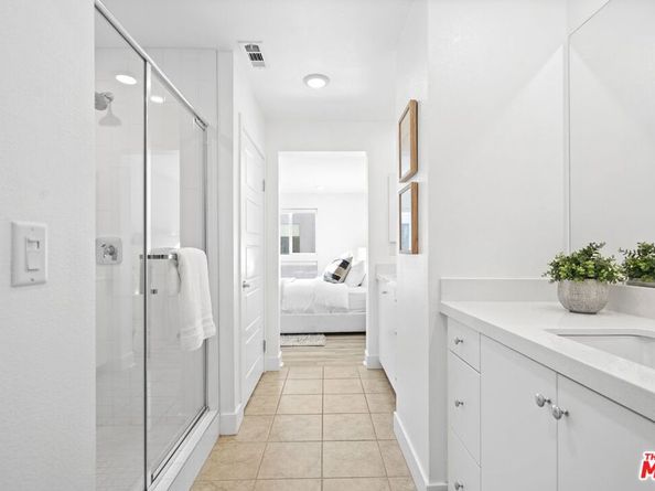 5257 N Rainier Way, Valley Village CA 91607