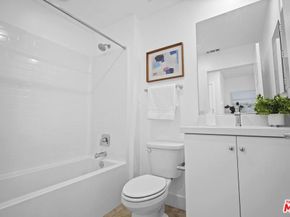 5257 N Rainier Way, Valley Village CA 91607