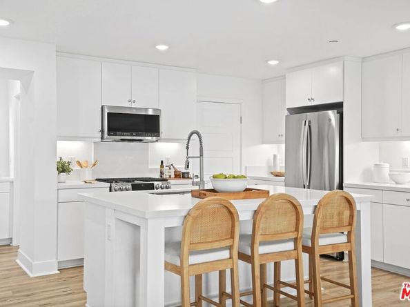 5257 N Rainier Way, Valley Village CA 91607