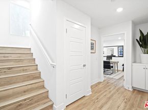 5257 N Rainier Way, Valley Village CA 91607