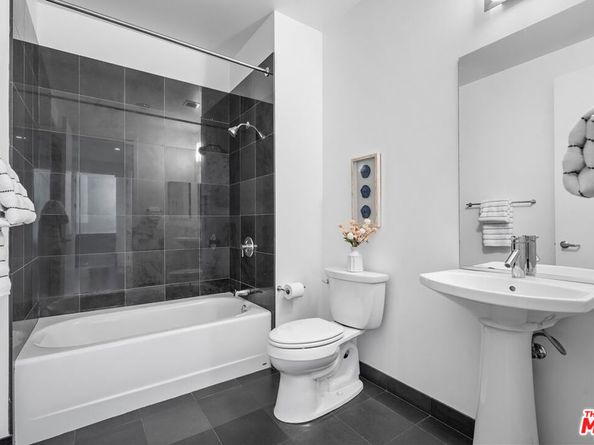 3223 W 6th Street 206, Los Angeles CA 90020