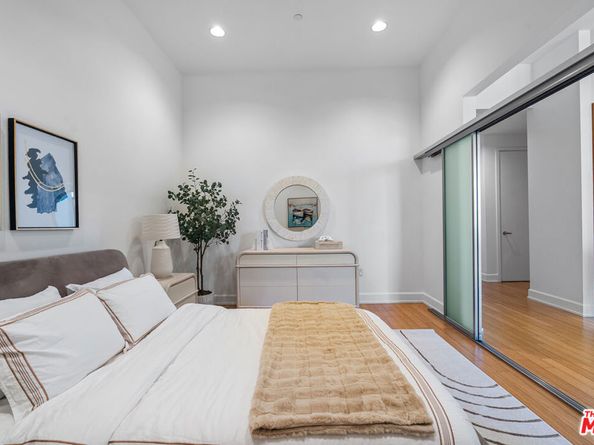 3223 W 6th Street 206, Los Angeles CA 90020