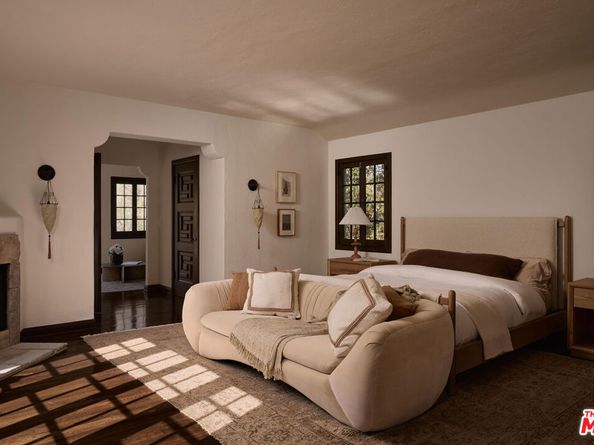 545 S Rimpau Boulevard, Los Angeles CA 90020