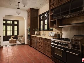 545 S Rimpau Boulevard, Los Angeles CA 90020