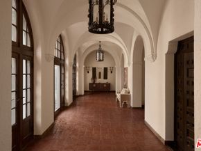 545 S Rimpau Boulevard, Los Angeles CA 90020