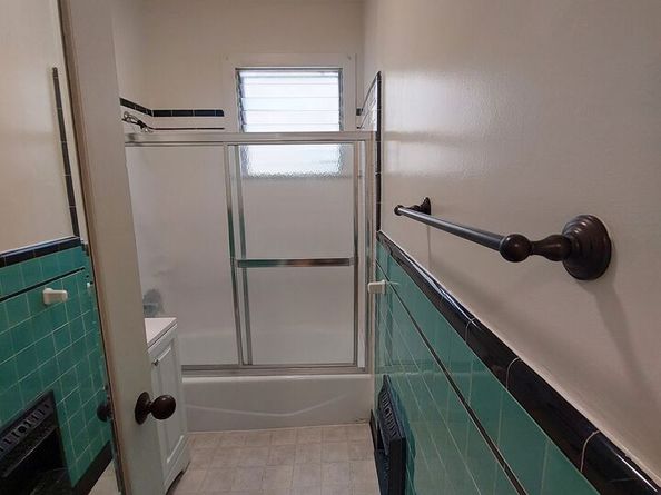 626 S Cloverdale Avenue, Los Angeles CA 90036