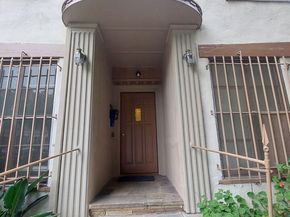 626 S Cloverdale Avenue, Los Angeles CA 90036