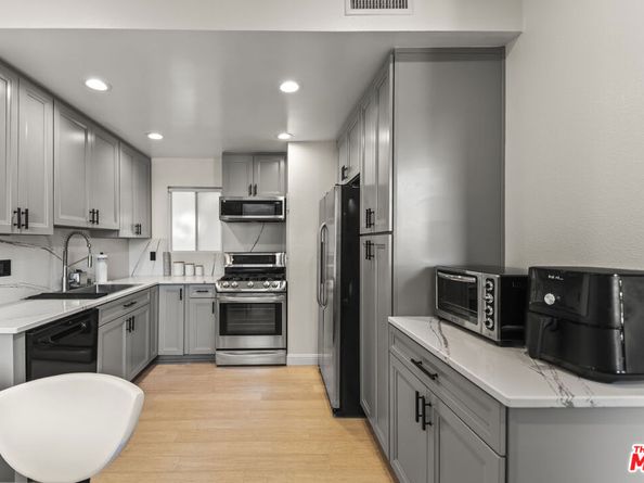 8110 Manitoba Street 114, Playa Del Rey CA 90293