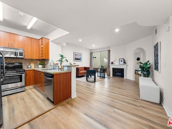 620 S Gramercy Place 103, Los Angeles CA 90005