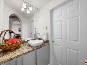 620 S Gramercy Place 103, Los Angeles CA 90005