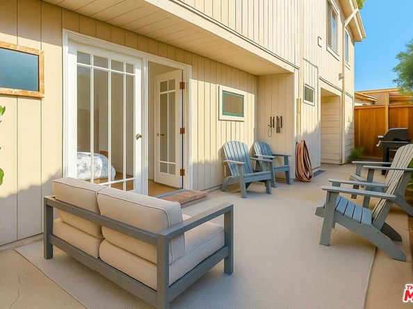 643 Santa Clara Avenue, Venice CA 90291