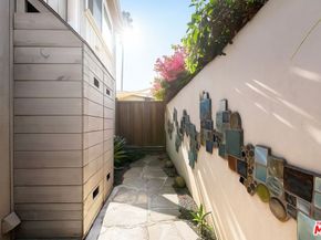 643 Santa Clara Avenue, Venice CA 90291