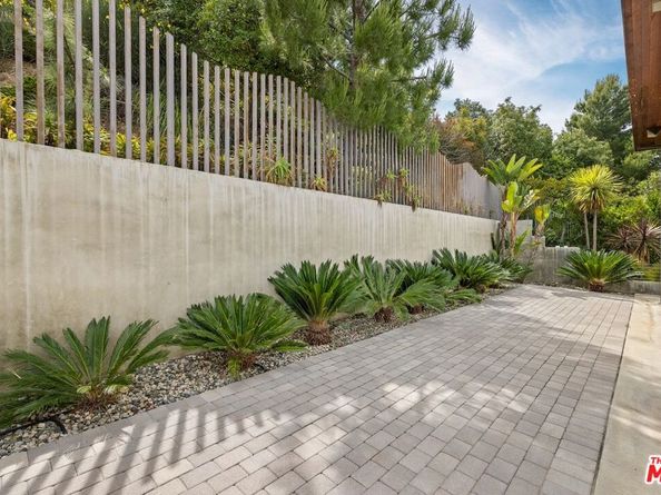 2437 Apollo Drive, Los Angeles CA 90046