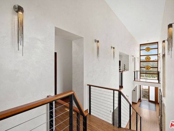 2437 Apollo Drive, Los Angeles CA 90046