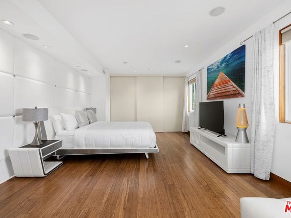 2437 Apollo Drive, Los Angeles CA 90046