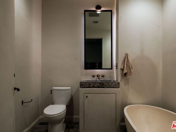 956 5th Street C, Santa Monica CA 90403