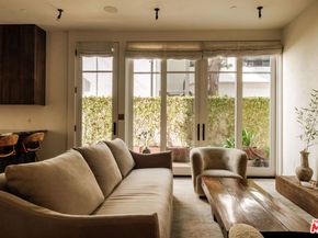 956 5th Street C, Santa Monica CA 90403