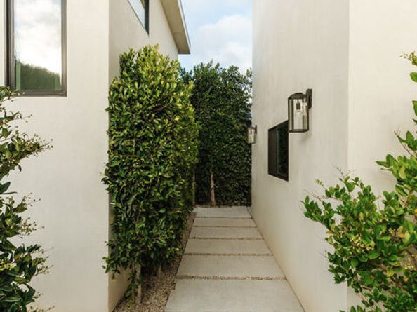 11827 Wagner Street, Culver City CA 90230