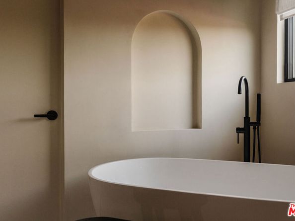 11827 Wagner Street, Culver City CA 90230