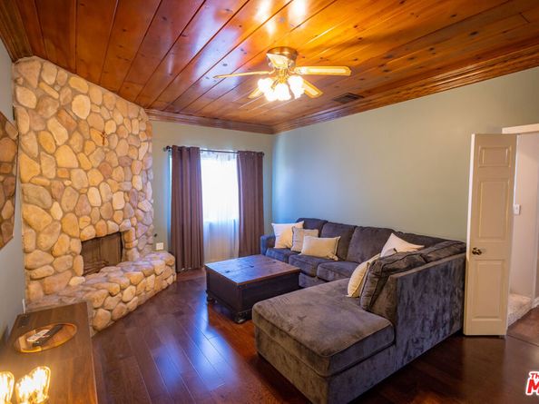 6449 Radford Avenue, North Hollywood CA 91606