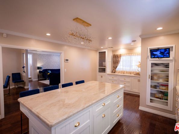 6449 Radford Avenue, North Hollywood CA 91606