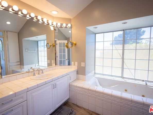 6449 Radford Avenue, North Hollywood CA 91606