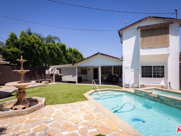 6449 Radford Avenue, North Hollywood CA 91606