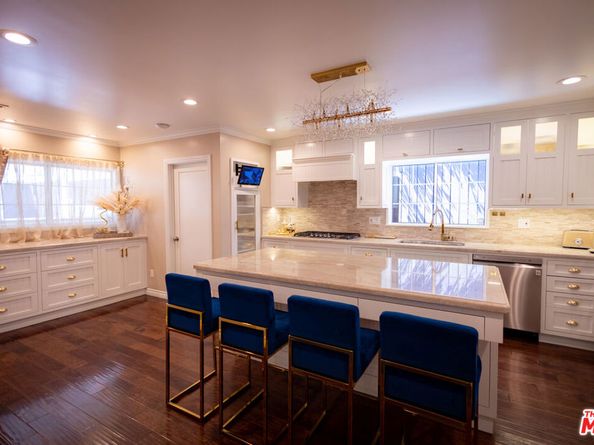 6449 Radford Avenue, North Hollywood CA 91606