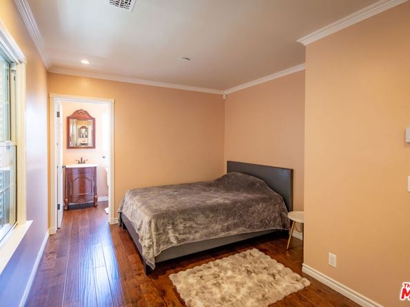 6449 Radford Avenue, North Hollywood CA 91606