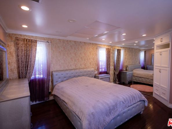 6449 Radford Avenue, North Hollywood CA 91606