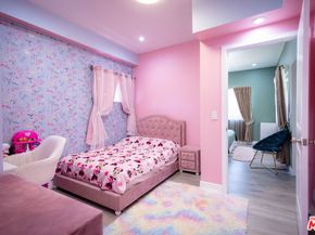 6449 Radford Avenue, North Hollywood CA 91606