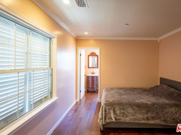 6449 Radford Avenue, North Hollywood CA 91606