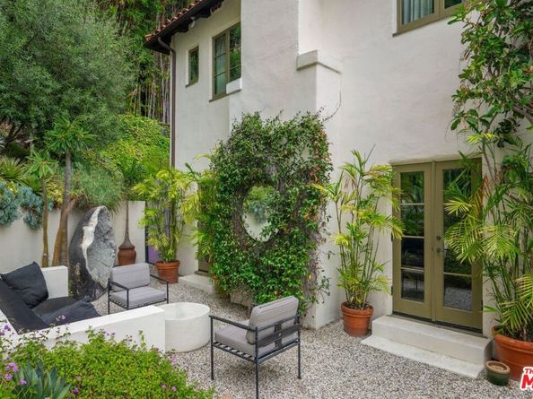 7939 Hillside Avenue, Los Angeles CA 90046