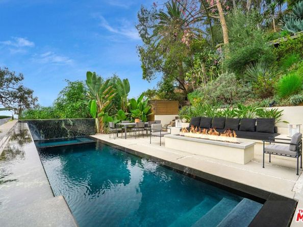 7939 Hillside Avenue, Los Angeles CA 90046