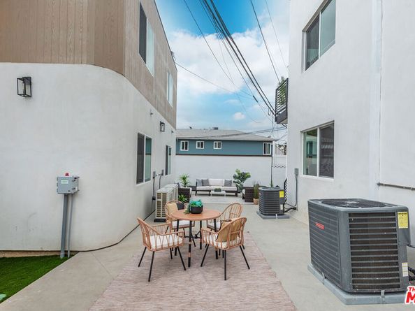 3626 E 1st Street, Long Beach CA 90803