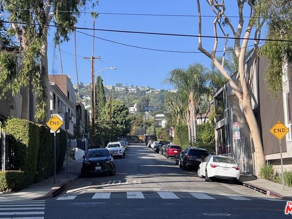 8960 Cynthia Street 109, West Hollywood CA 90069