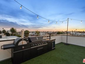 542 1/2 N Serrano Avenue, Los Angeles CA 90004